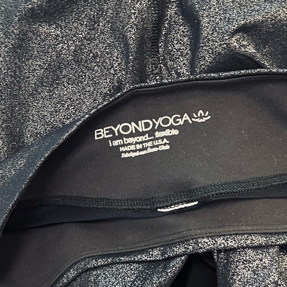 Beyond Yoga Twinkle Black with Silver Metallic Leggings - Picture 6 of 9